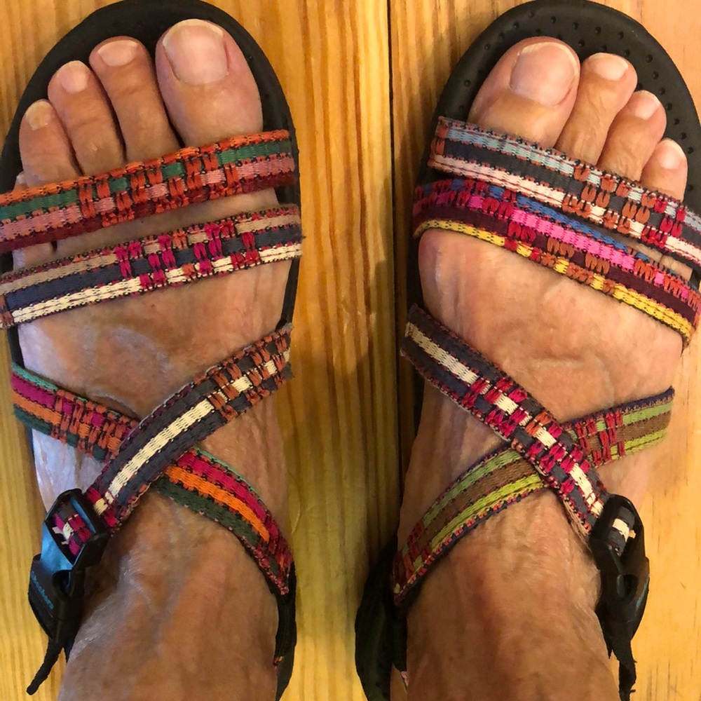 SKECHERS:: sandals: size 7 US